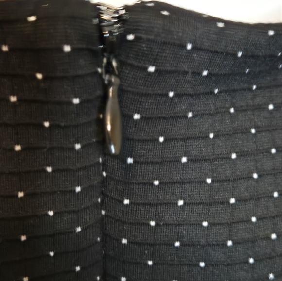 Women's Banana Republic black with white polka dot slim fitting dress size 10 - Picture 5 of 7